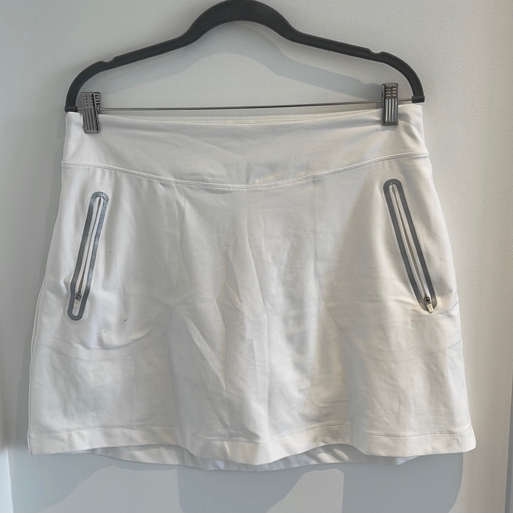 NIKE GOLF WHITE SKIRT SIZE LARGE